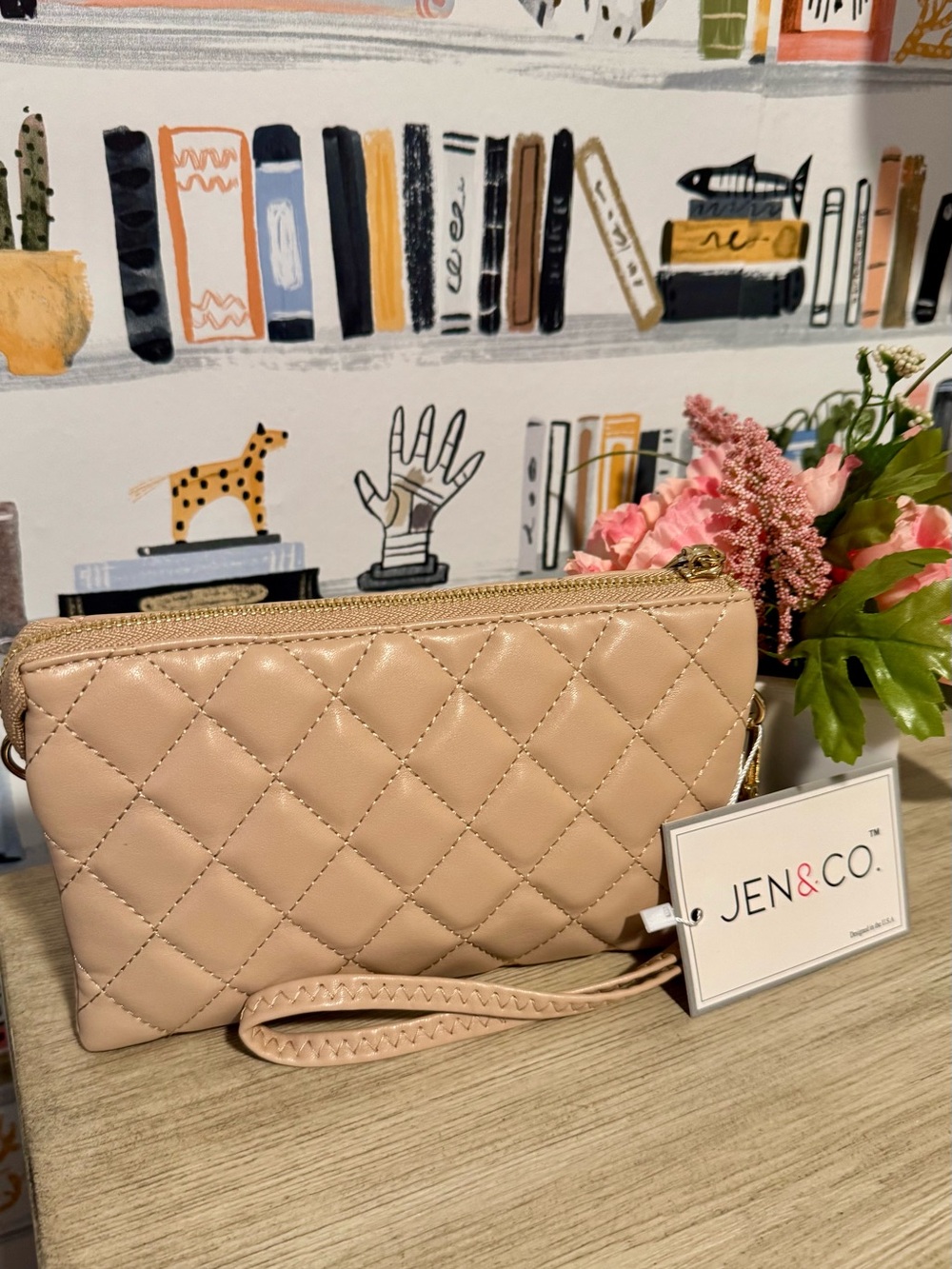 Jen & Co Tan Quilted Riley 3 Compartment Wristlet - NEW